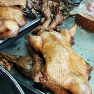 เมนูของร้าน เป็ดพะโล้ ข้างโรงรับจำนำนนทบุรี (เจ้าเก่า) ไม่มีสาขาอื่น