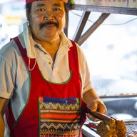 เฮง เฮง เฮง หมูย่าง สันป่าข่อย ตลาดสันป่าข่อย