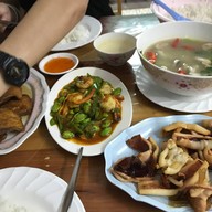 เมนูของร้าน ครัวเจ๊แมว ปากน้ำปราณ