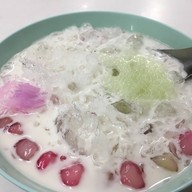 เมนูของร้าน สายไหมบะหมี่เกี๊ยวกุ้ง สุดท่าน้ำศิริราช