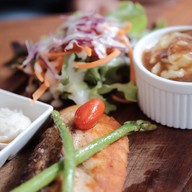 เมนูของร้าน TRYST Café and Bistro