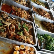 เมนูของร้าน ข้าวแกงปริญญา