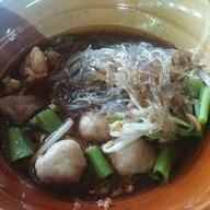 ก๋วยเตี๋ยวเรือบ้านอำเภอ