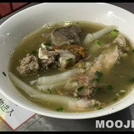เมนูของร้าน ก๋วยจั๊บนายเอ็ก (Nai Ek Roll Noodle) เยาวราช (primary branch)
