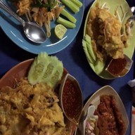 ผัดไทยสิบพี่น้อง