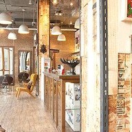 The Lounge Hair Salon Emquatier