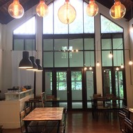 บรรยากาศ Thyme Table