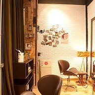 The Lounge Hair Salon Emquatier