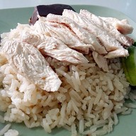 เมนูของร้าน ข้าวมันไก่แม่ตุ๊กตา