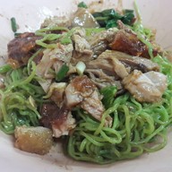 บะหมี่แห้งเป็ดย่าง หมูกรอบ