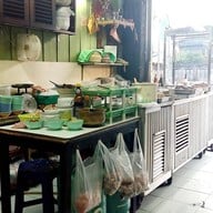 บรรยากาศ ข้าวมันไก่แม่ตุ๊กตา