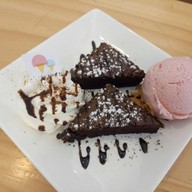 Janie Scoop นิมมาน