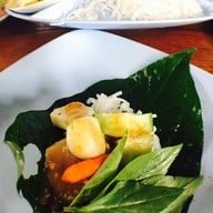 นฤมลแหนมเนือง