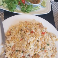 กำแพงแก้ว บาย เชฟตูตู