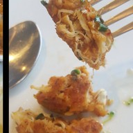 กำแพงแก้ว บาย เชฟตูตู