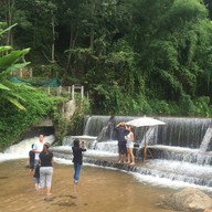บรรยากาศ ร้านสว่างคาตา อ.แม่กำปอง จ.เชียงใหม่