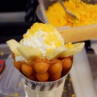 Snazzy waffles @food villa Ratchapruk
