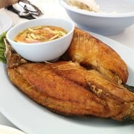 เมนูของร้าน สโมสรหาดนางรำ