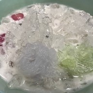 เมนูของร้าน สายไหมบะหมี่เกี๊ยวกุ้ง สุดท่าน้ำศิริราช