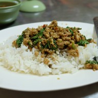 รำไพ บะหมี่เกี๊ยว ปู หมูแดง