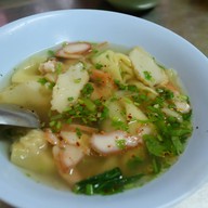 รำไพ บะหมี่เกี๊ยว ปู หมูแดง