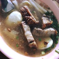 ก๋วยจั๊บน้ำข้นข้างอนุสาวรีย์ 3 กษัตริย์