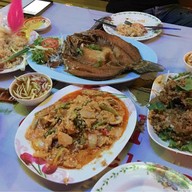 กำปั่นริมน้ำ