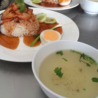 เมนูของร้าน ก๋วยเตี๋ยวชักธง (ดู๋ดี๋) แสนภูดาษ