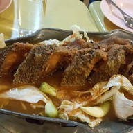 เมนูของร้าน สวนอาหารลุงเหลิม