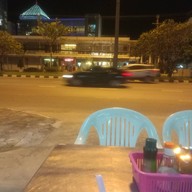 บ้านแม่แอนข้าวต้มปลา อาหารซีฟู๊ด