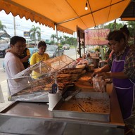 ไก่ย่างบางตาลแจ๋วแหวว