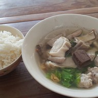 ท่าตะกูด ต้มเลือดหมู