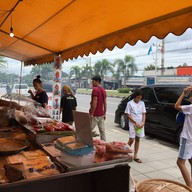 ไก่ย่างบางตาลแจ๋วแหวว