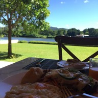 บรรยากาศ The Glory River Kwai Hotel