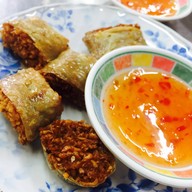 เมนูของร้าน ต้นเย็นตาโฟกุ้งทอด