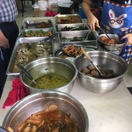 ตุ๊กโภชนา สะพานวันชาติ