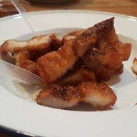 หน่อย หน่อย ข้าวหมูทอด