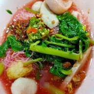 ร้านก๊วยเตี๋ยวลูกชิ้นปลาจารุณี