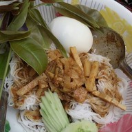 เมนูของร้าน ขนมจีนป้าเพ็ญ ถนนทรายทอง