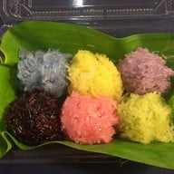 ข้าวเหนียวมูน พุ่มหิรัญ ตลาดนัดสัมมากร