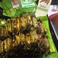 ข้าวเหนียวมูน พุ่มหิรัญ ตลาดนัดสัมมากร