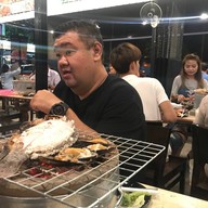 บรรยากาศ กินแหลกซีฟู๊ด