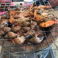 บรรยากาศ กินแหลกซีฟู๊ด