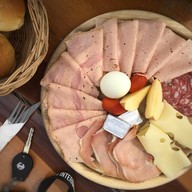 The Breeze Beergarden