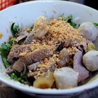 เมนูของร้าน ก๋วยเตี๋ยวเนื้อ2เจ๊ นครนายก