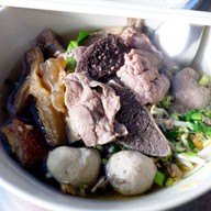 เมนูของร้าน ก๋วยเตี๋ยวเนื้อ2เจ๊ นครนายก