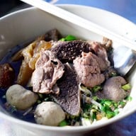 เมนูของร้าน ก๋วยเตี๋ยวเนื้อ2เจ๊ นครนายก
