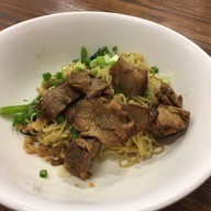 เมนูของร้าน สว่าง บะหมี่ก้ามปู sawang noodle (MICHELIN GUIDE)  สี่พระยา (Si Phraya)