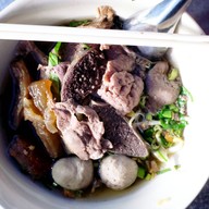 เมนูของร้าน ก๋วยเตี๋ยวเนื้อ2เจ๊ นครนายก