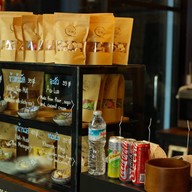 บรรยากาศ นิกิ เอ็กซ์เพรส คอส หอมหอม ราเมน ภูเก็ต